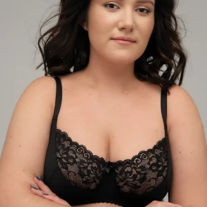 Класичний бюстгальтер на кісточках з мереживом (Латвія)
