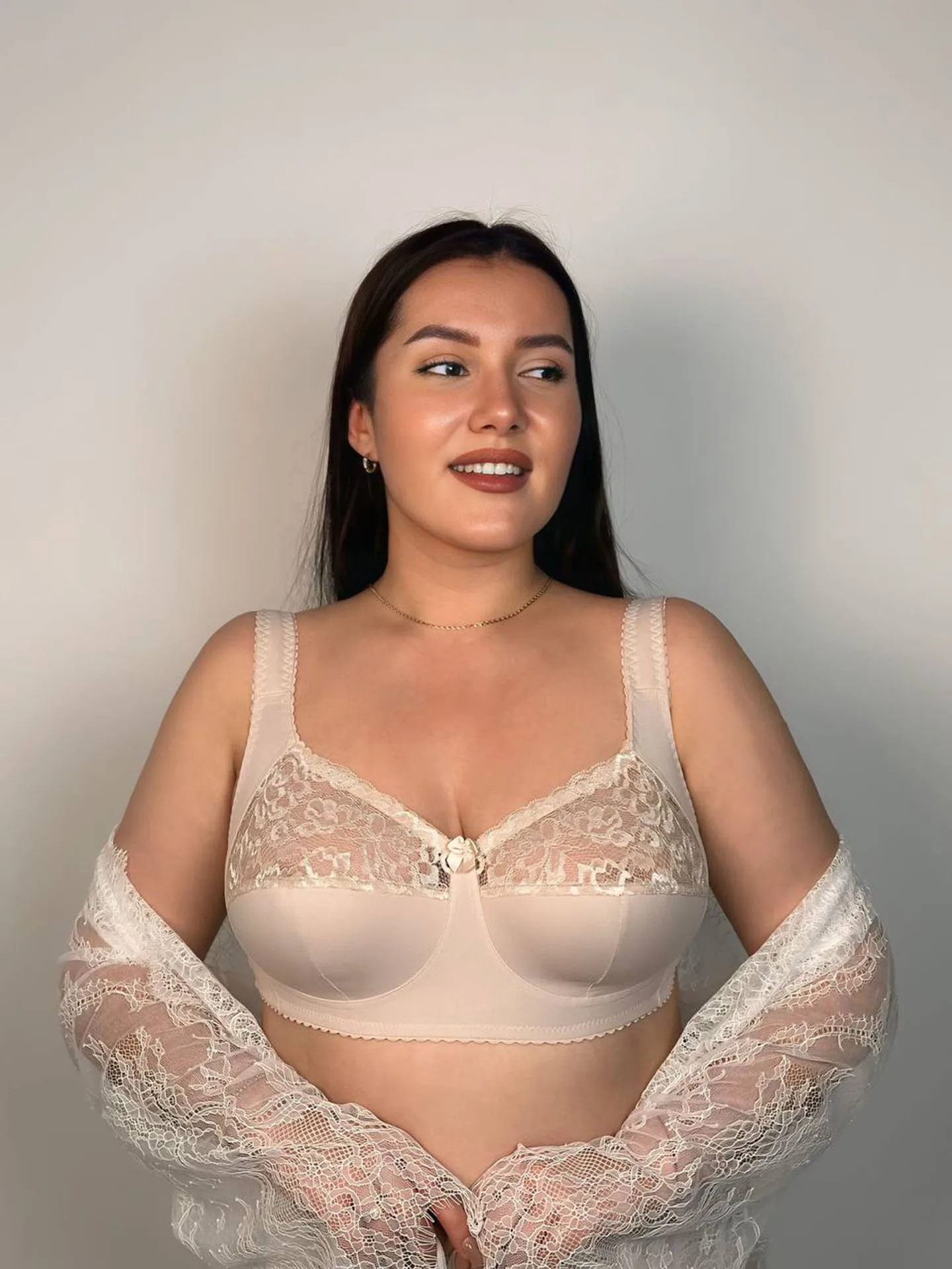 Бюстгальтер без кісточок з м'якими широкими бретелями (Латвія) - Зображення 2