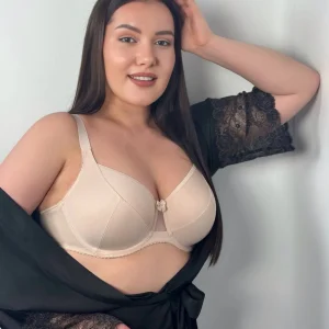 Базовий бюстгальтер на кісточках з м'якими чашками (Латвія)